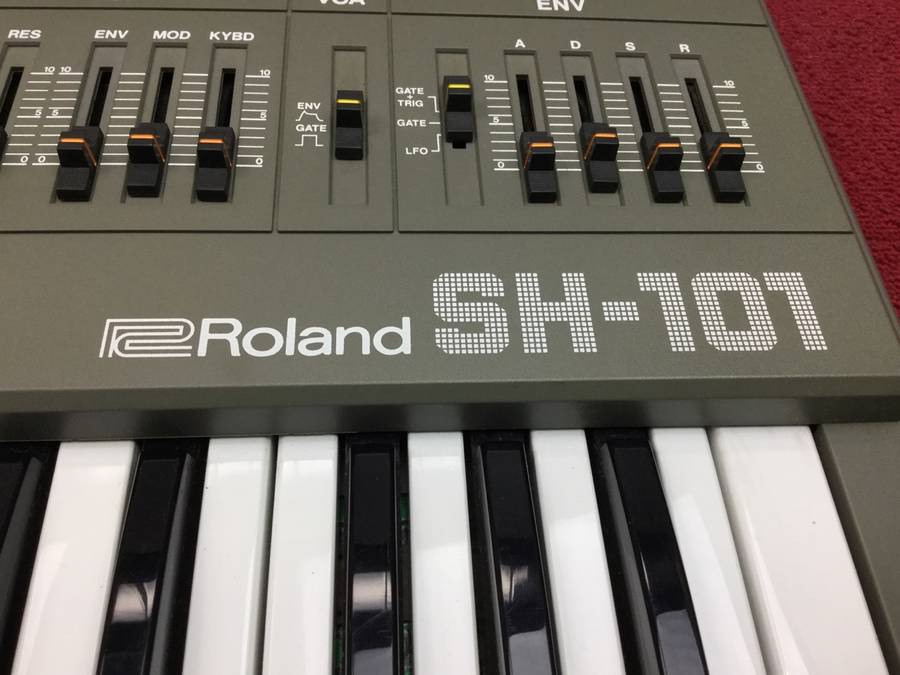 Roland SH-101