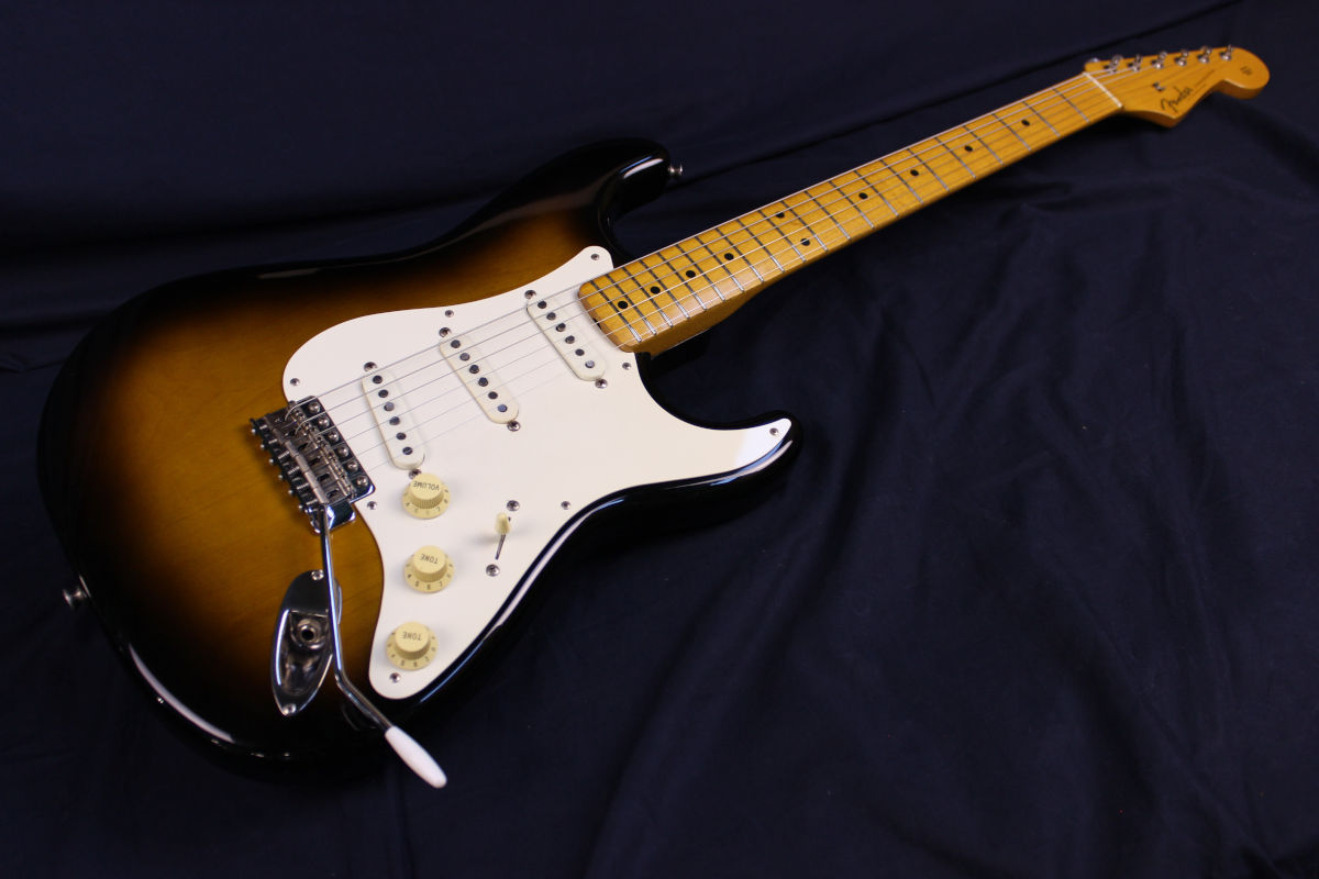 Fender Japan ストラト ST57-70 Eシリアル